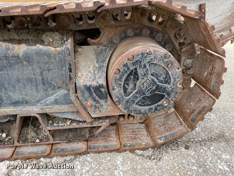 image for item DP0257 1994 Vermeer T655  rock saw