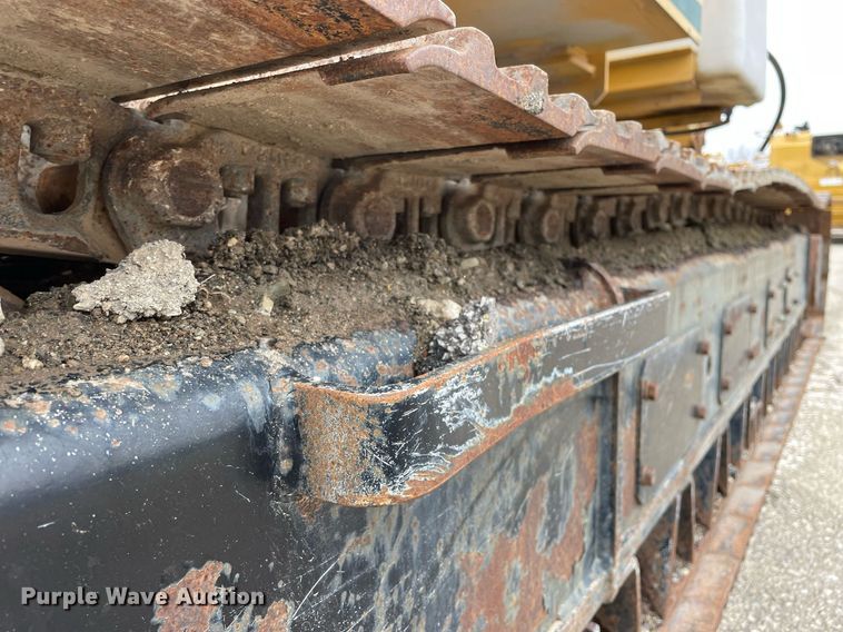 image for item DP0257 1994 Vermeer T655  rock saw