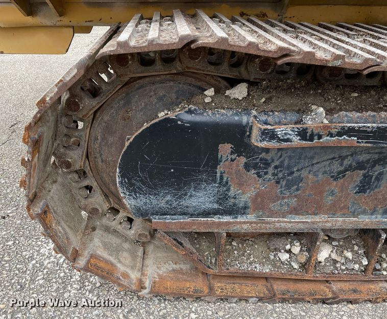 image for item DP0257 1994 Vermeer T655  rock saw