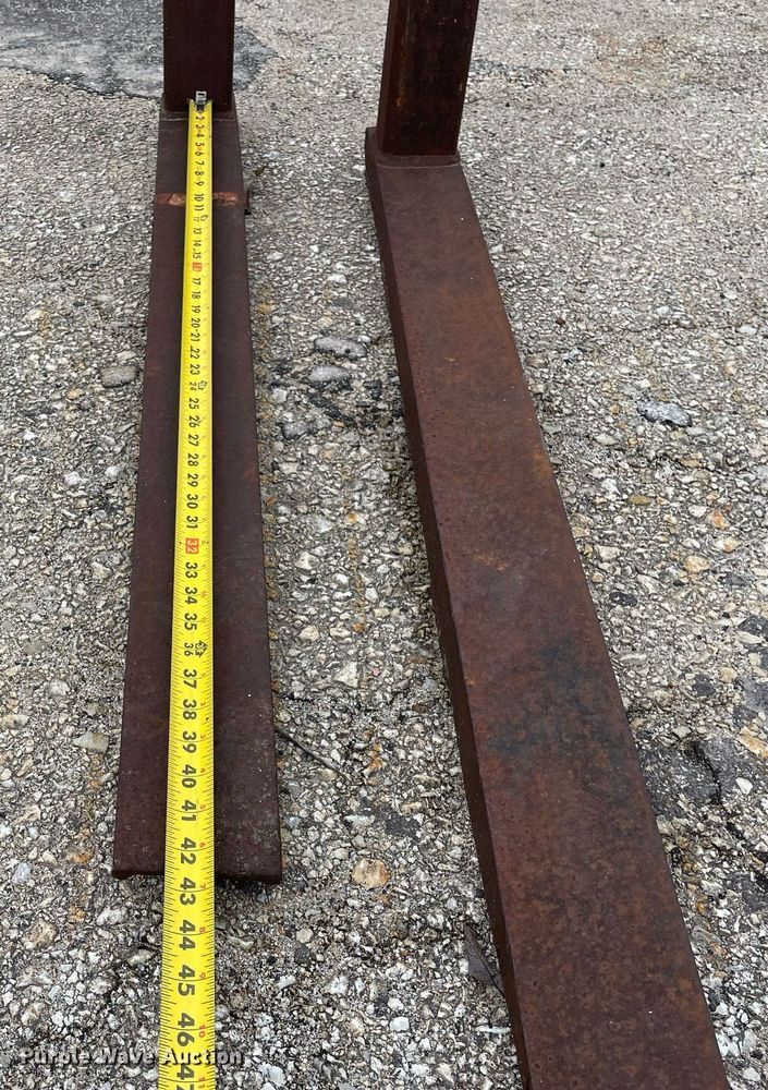 image for item DP0260 (2) sets of forks