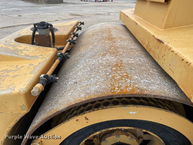 image for item DP0261 Hypac C766B  double drum vibratory roller