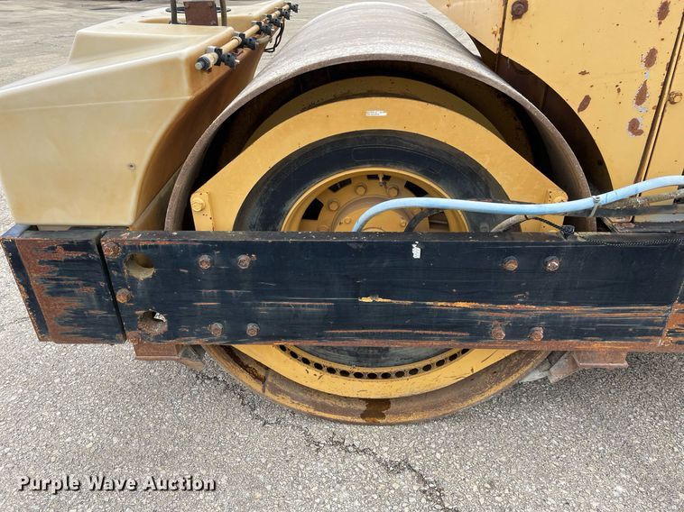 image for item DP0261 Hypac C766B  double drum vibratory roller