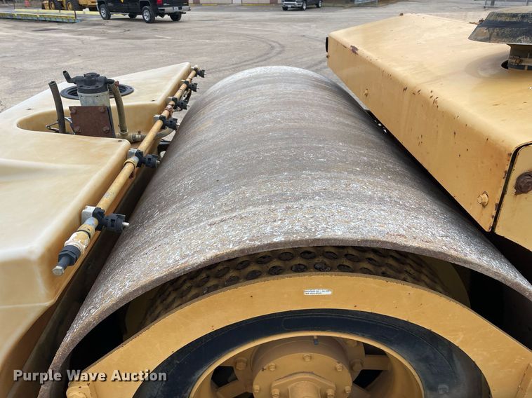 image for item DP0261 Hypac C766B  double drum vibratory roller