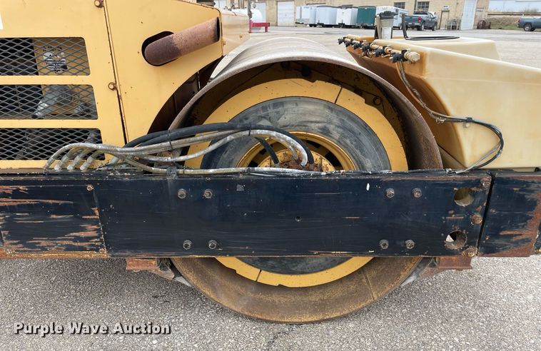 image for item DP0261 Hypac C766B  double drum vibratory roller