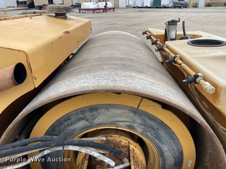 image for item DP0261 Hypac C766B  double drum vibratory roller