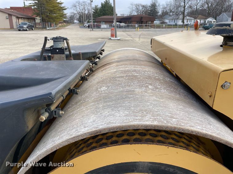 image for item DP0262 Hypac C778B  double drum vibratory roller