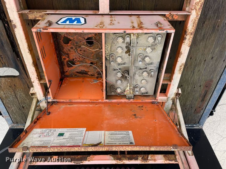 image for item DP0264 2007 Hino 268  flatbed truck with crash attenuator