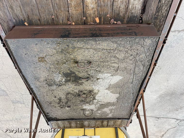 image for item DP0264 2007 Hino 268  flatbed truck with crash attenuator