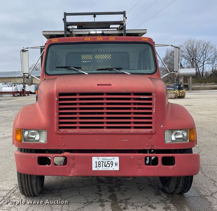 image for item DP0265 2000 International  4700 flatbed truck with crash attenuator