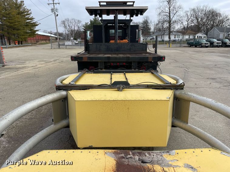 image for item DP0265 2000 International  4700 flatbed truck with crash attenuator