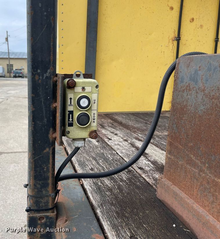 image for item DP0265 2000 International  4700 flatbed truck with crash attenuator