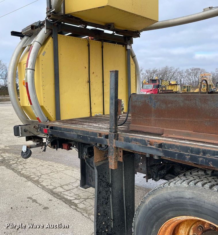 image for item DP0265 2000 International  4700 flatbed truck with crash attenuator