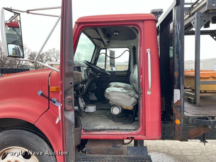 image for item DP0265 2000 International  4700 flatbed truck with crash attenuator