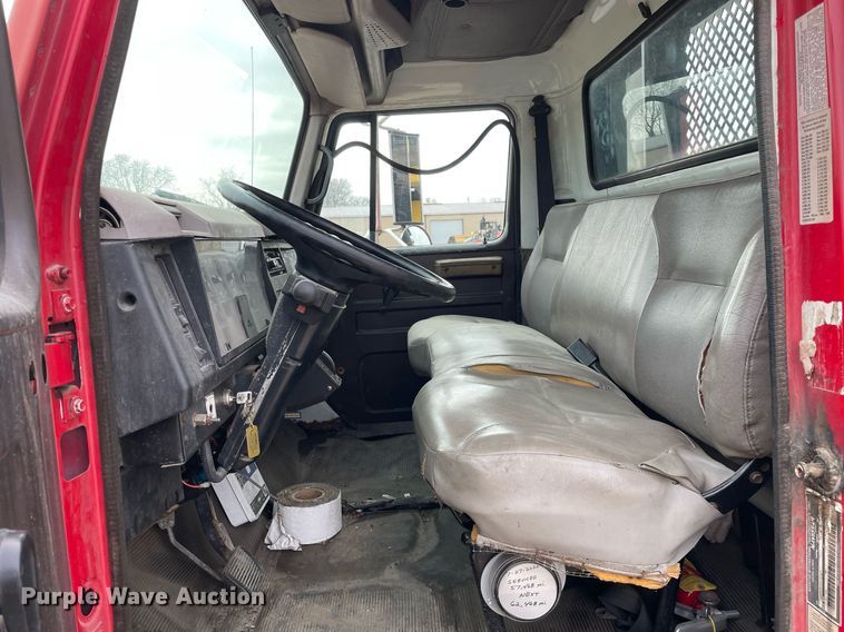 image for item DP0265 2000 International  4700 flatbed truck with crash attenuator