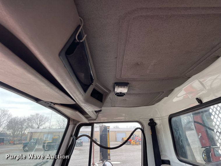 image for item DP0265 2000 International  4700 flatbed truck with crash attenuator