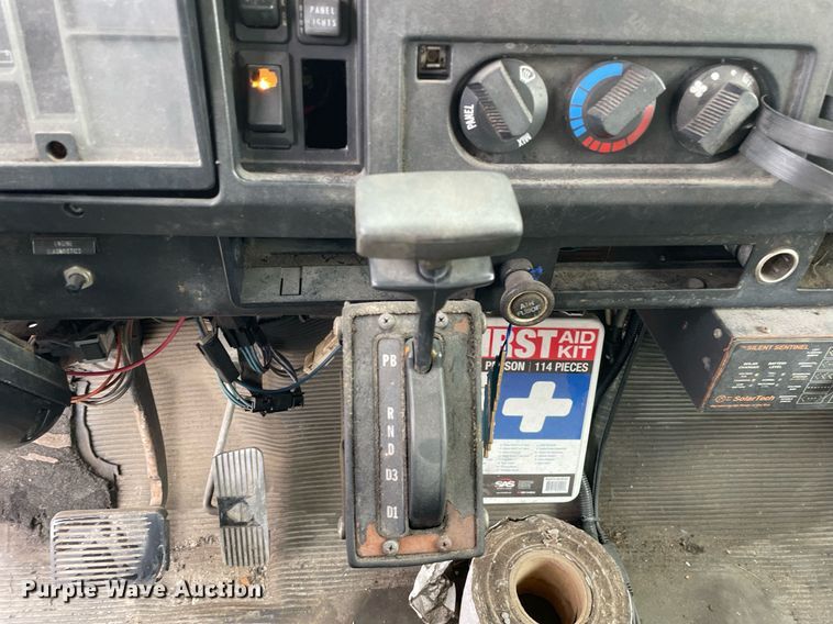 image for item DP0265 2000 International  4700 flatbed truck with crash attenuator