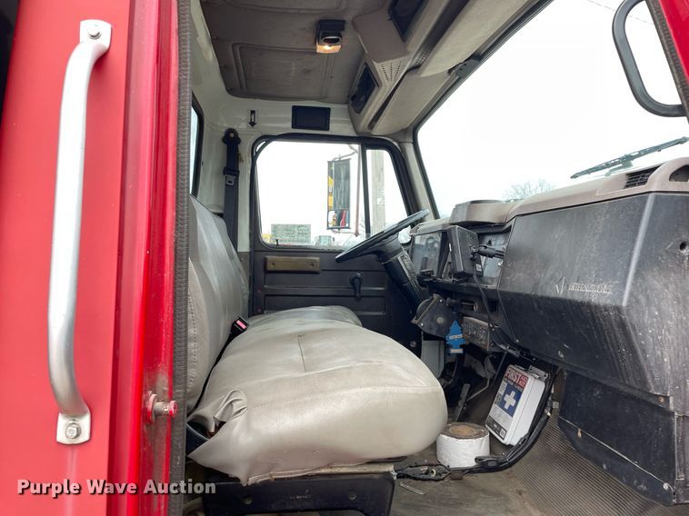 image for item DP0265 2000 International  4700 flatbed truck with crash attenuator