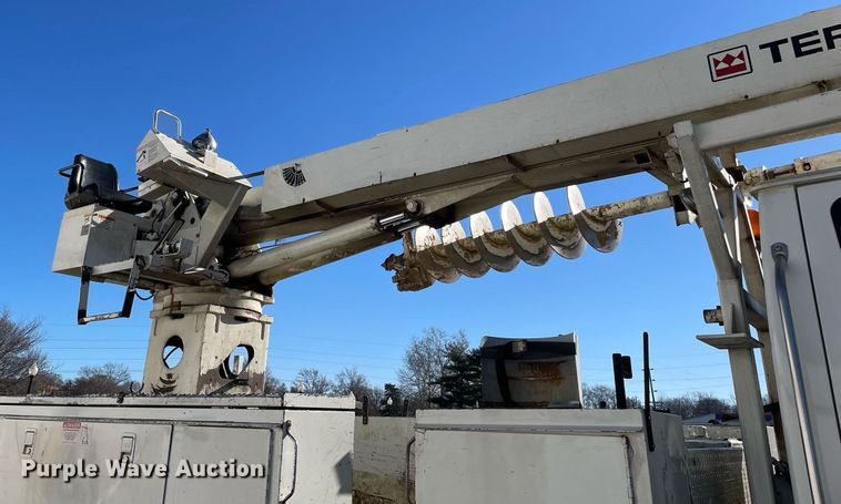 image for item DP0275 2008 Sterling L7500  digger derrick truck