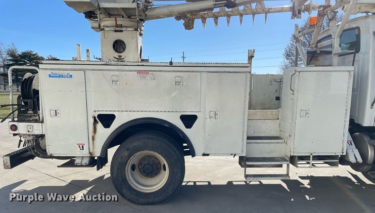 image for item DP0275 2008 Sterling L7500  digger derrick truck