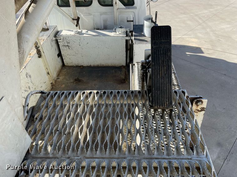 image for item DP0275 2008 Sterling L7500  digger derrick truck