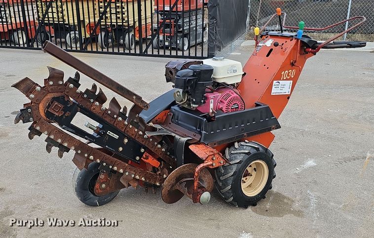 image for item DP0797 1999 Ditch Witch 1030H  trencher