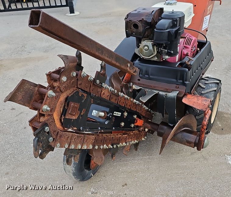image for item DP0797 1999 Ditch Witch 1030H  trencher