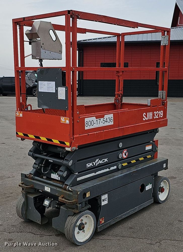 image for item DP0799 2017 Skyjack SJIII 3219  scissor lift