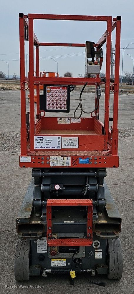 image for item DP0799 2017 Skyjack SJIII 3219  scissor lift