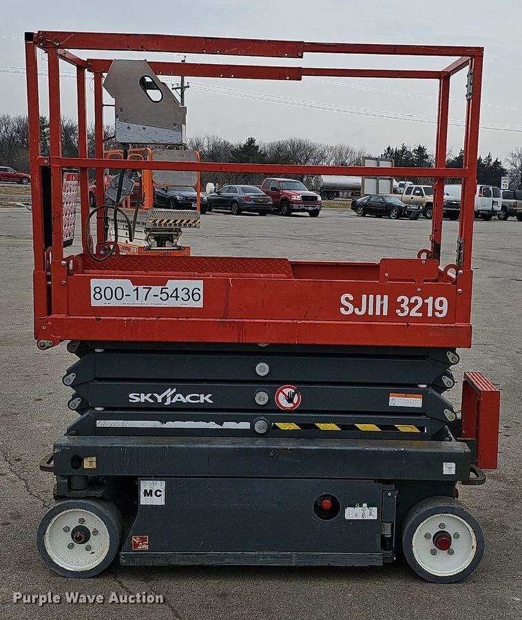 image for item DP0799 2017 Skyjack SJIII 3219  scissor lift
