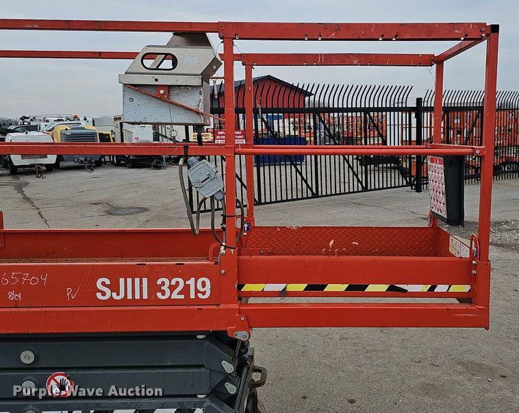 image for item DP0799 2017 Skyjack SJIII 3219  scissor lift