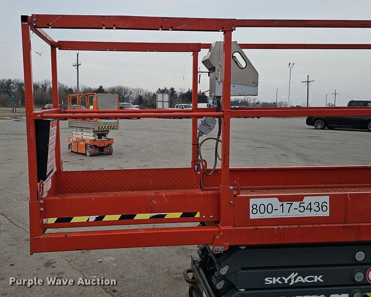 image for item DP0799 2017 Skyjack SJIII 3219  scissor lift