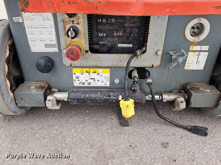 image for item DP0799 2017 Skyjack SJIII 3219  scissor lift