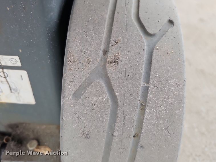 image for item DP0799 2017 Skyjack SJIII 3219  scissor lift