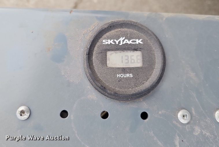 image for item DP0799 2017 Skyjack SJIII 3219  scissor lift