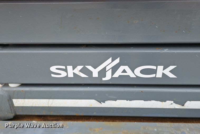 image for item DP0799 2017 Skyjack SJIII 3219  scissor lift