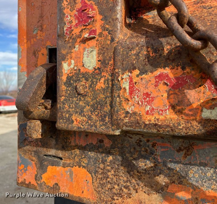 image for item DP2163 2001 International 4900  dump truck