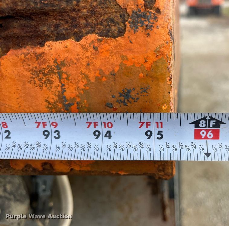 image for item DP2163 2001 International 4900  dump truck