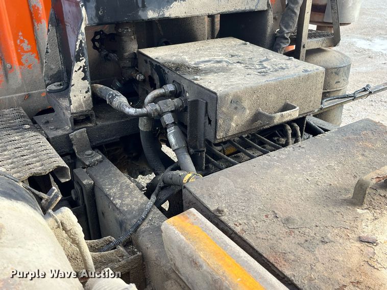 image for item DP2163 2001 International 4900  dump truck