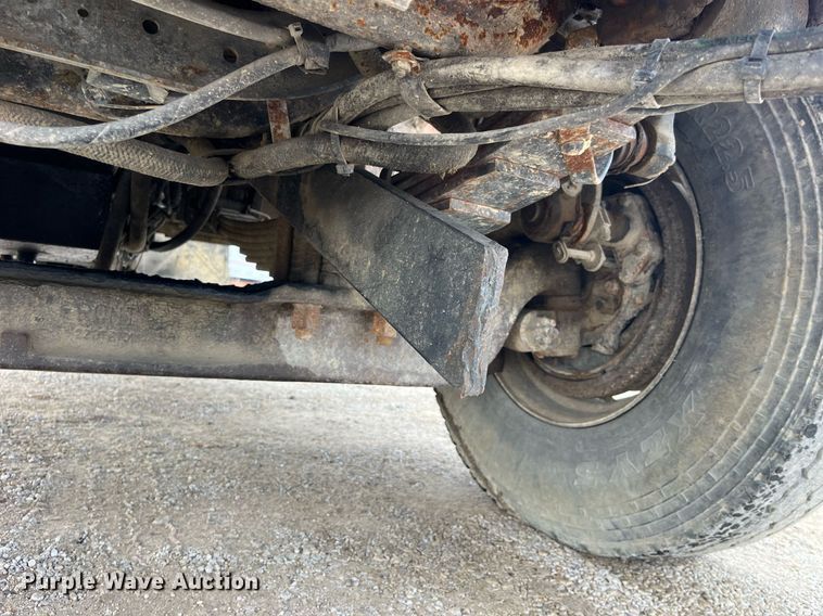 image for item DP2163 2001 International 4900  dump truck