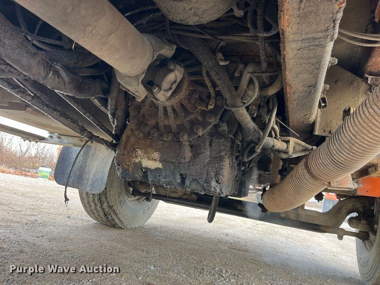 image for item DP2163 2001 International 4900  dump truck