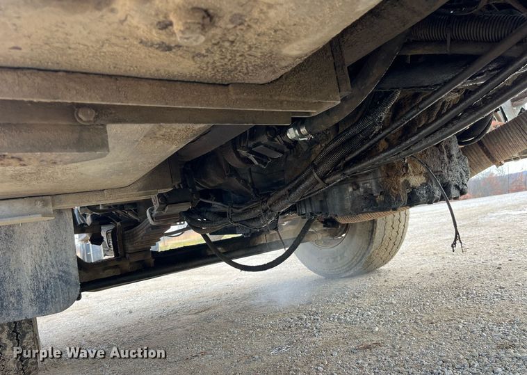 image for item DP2163 2001 International 4900  dump truck