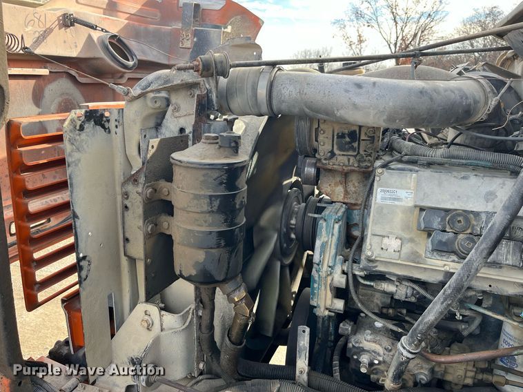 image for item DP2163 2001 International 4900  dump truck