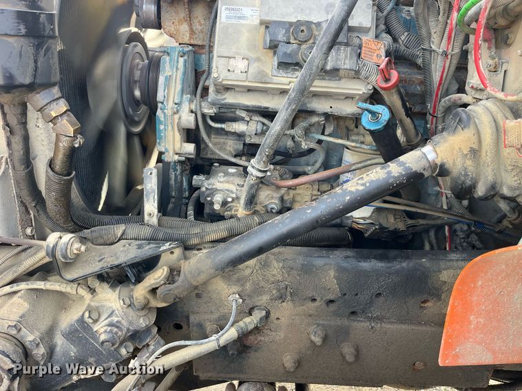 image for item DP2163 2001 International 4900  dump truck