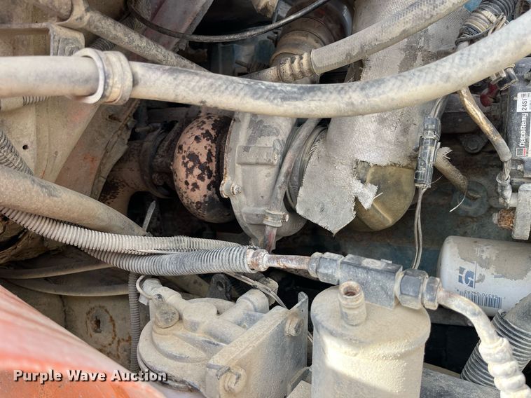 image for item DP2163 2001 International 4900  dump truck