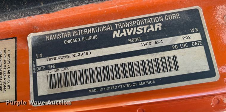 image for item DP2163 2001 International 4900  dump truck