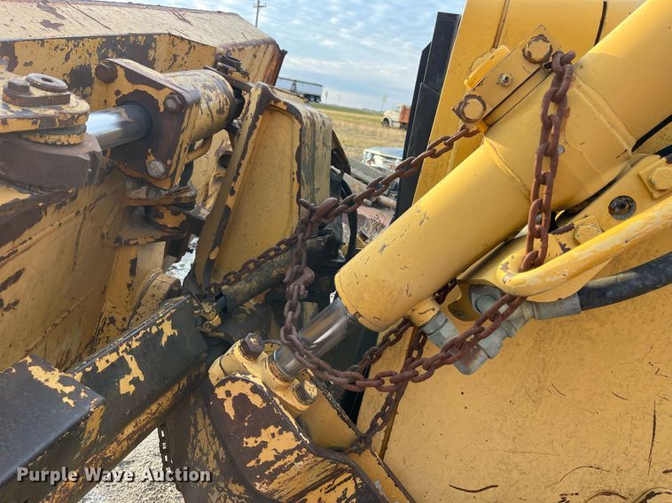 image for item DP2185 1999 John Deere 750C LGP  dozer