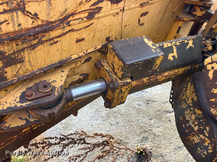 image for item DP2185 1999 John Deere 750C LGP  dozer