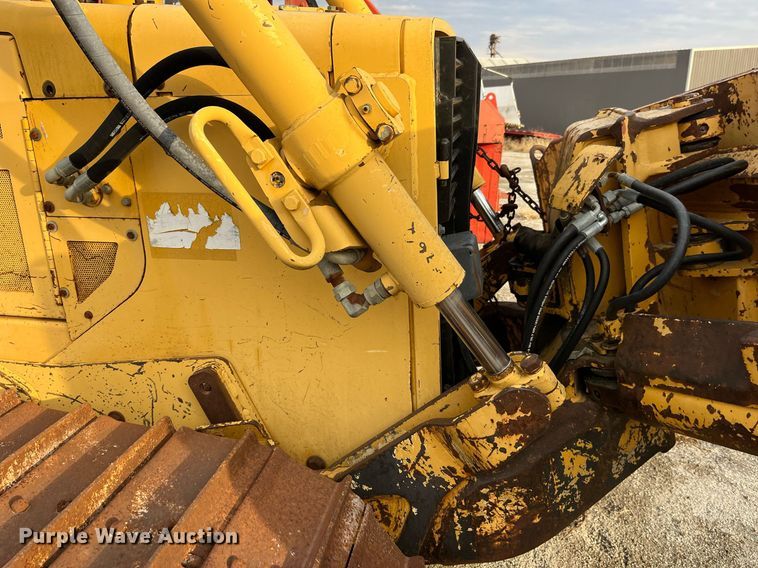 image for item DP2185 1999 John Deere 750C LGP  dozer