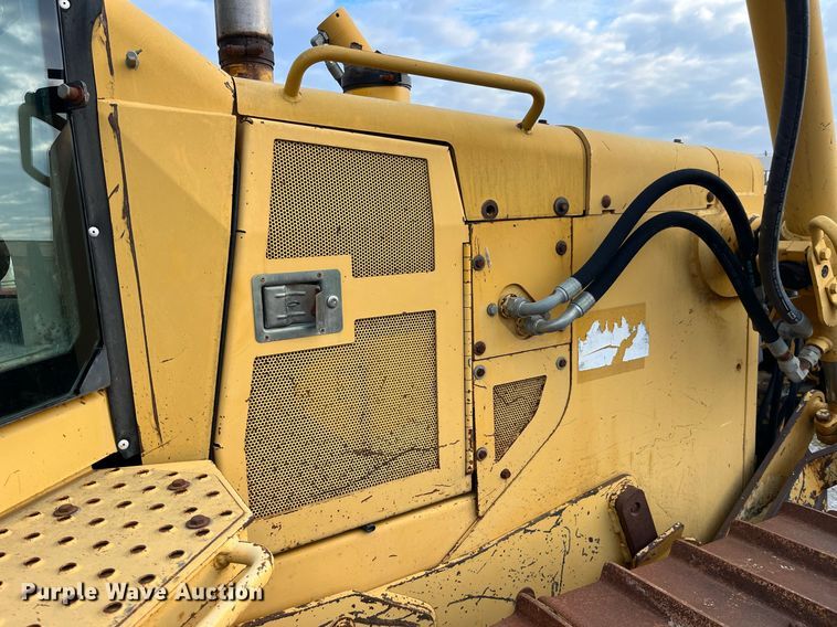 image for item DP2185 1999 John Deere 750C LGP  dozer