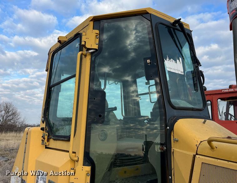 image for item DP2185 1999 John Deere 750C LGP  dozer